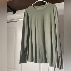 Apt. 9. Men’s size XL. Green long sleeve Cotten t shirt.